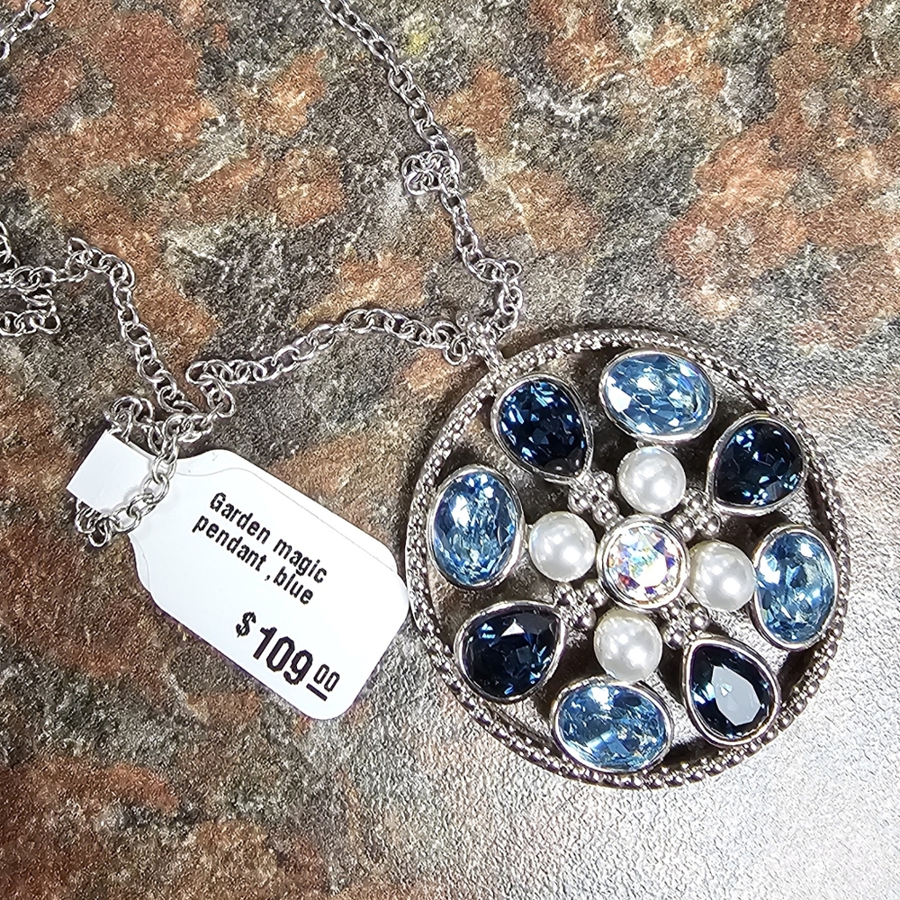****PRICE DROPPED*** Touchstone Garden Majic Pendant